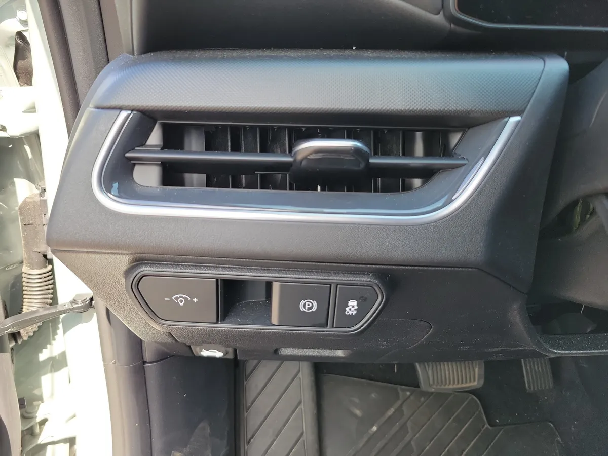2025 Kia K4 EX thumbnail 19
