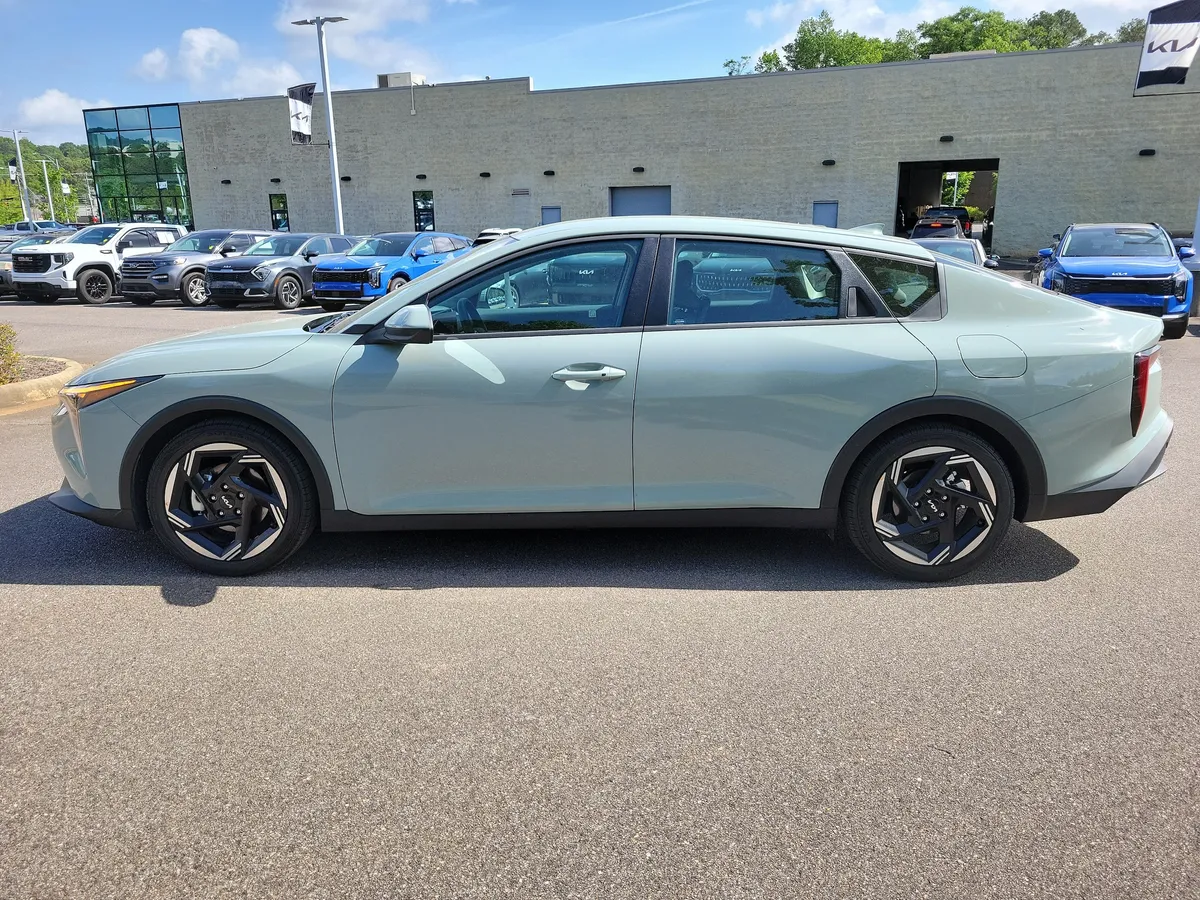 2025 Kia K4 EX thumbnail 2