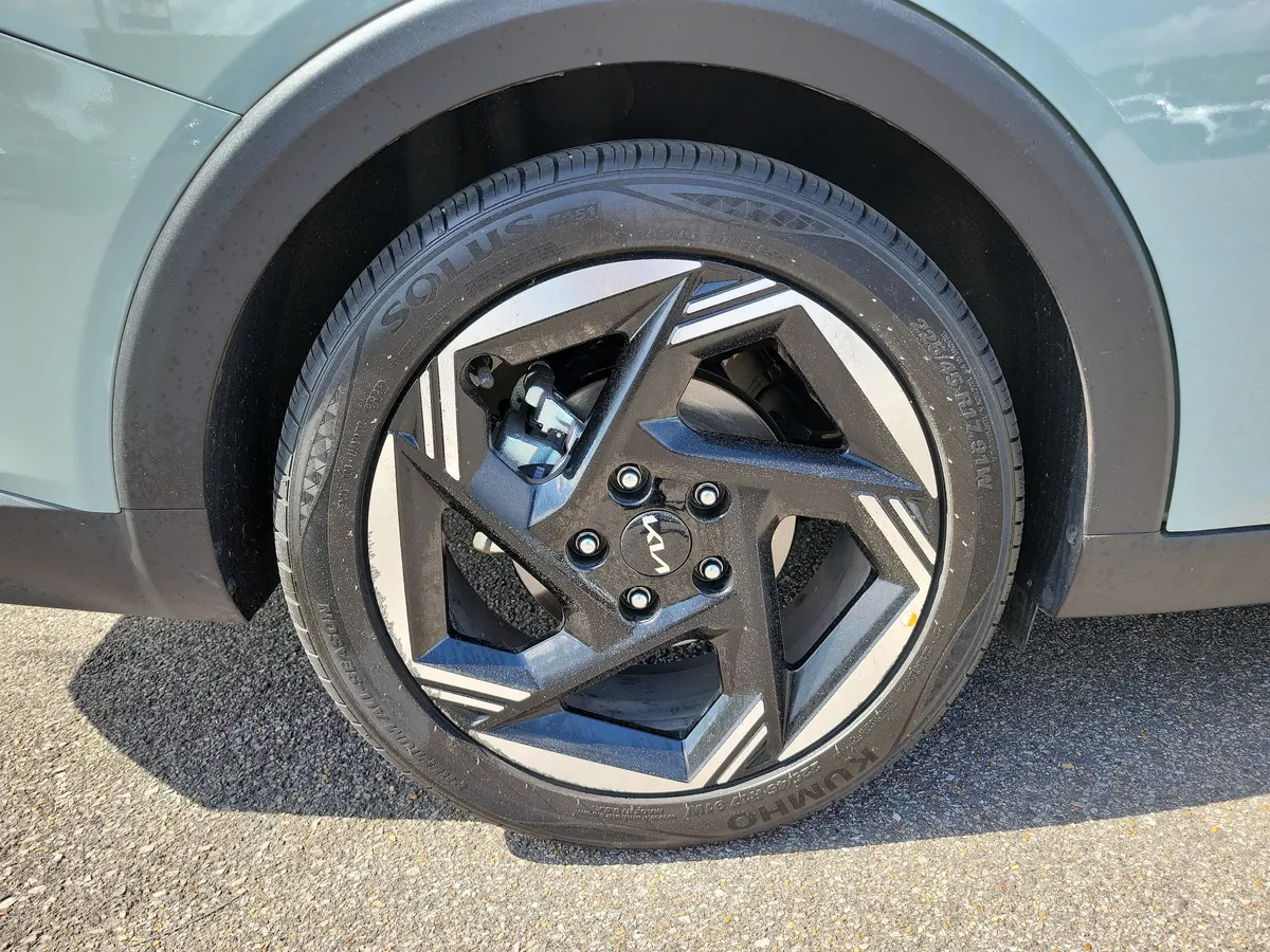 2025 Kia K4 EX thumbnail 24