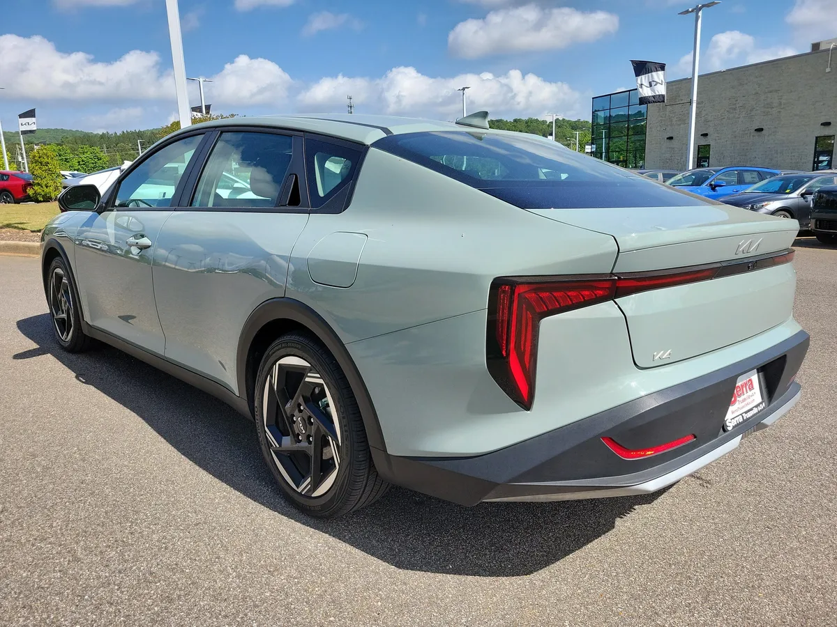 2025 Kia K4 EX thumbnail 3