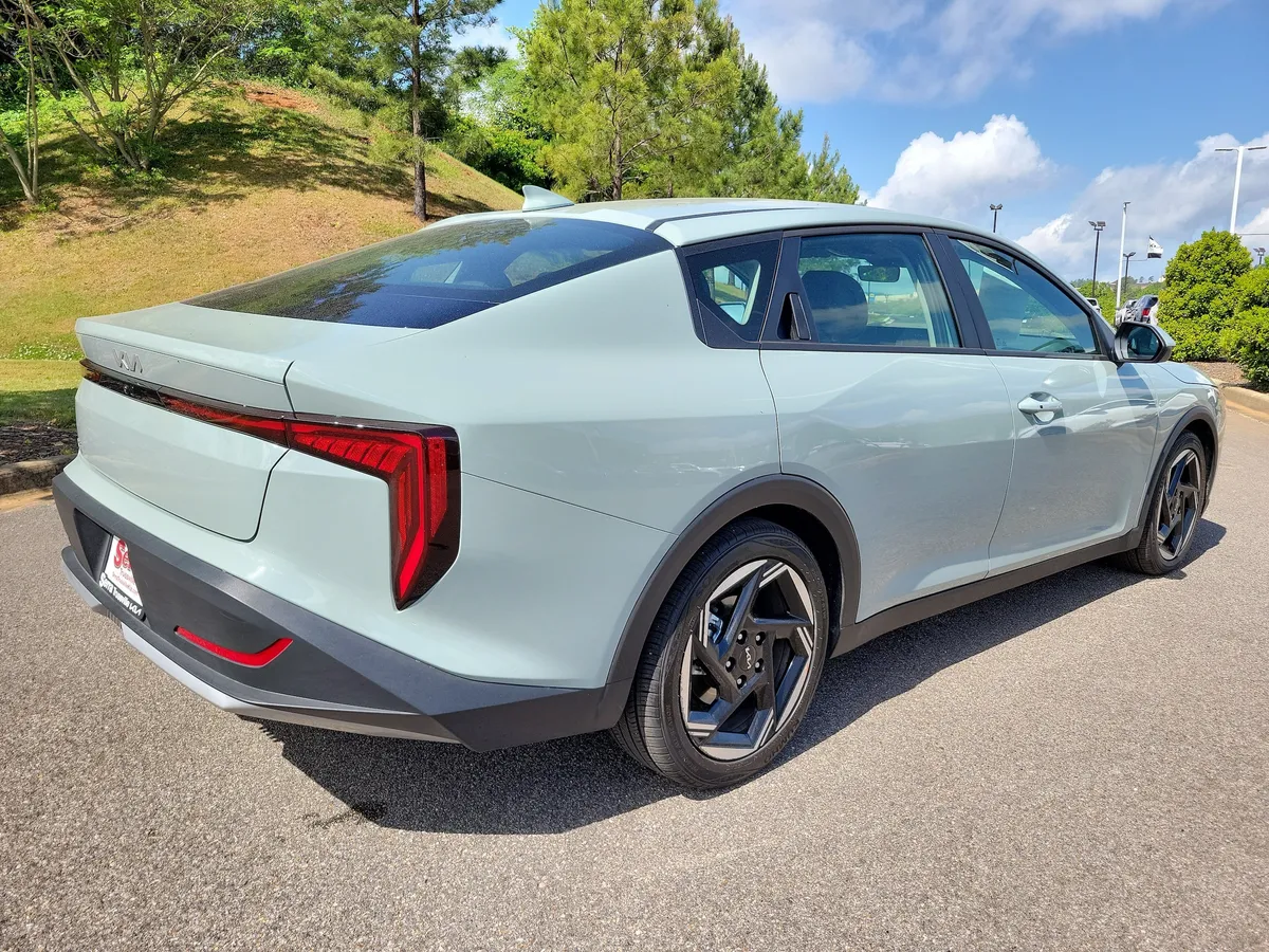2025 Kia K4 EX thumbnail 5