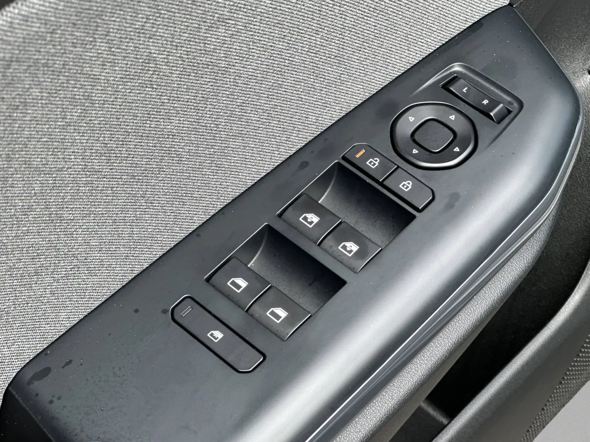 2025 Kia K4 EX thumbnail 11