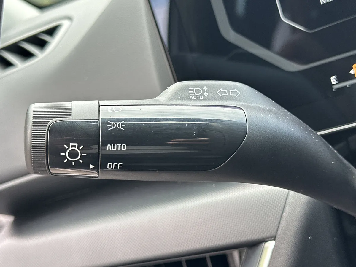 2025 Kia K4 EX thumbnail 15