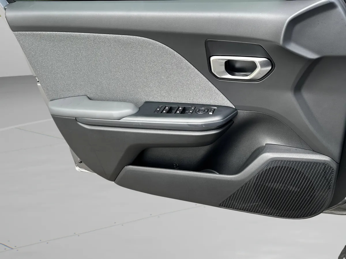 2025 Kia K4 EX thumbnail 28