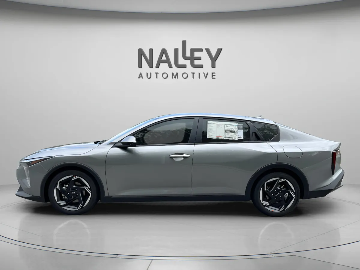 2025 Kia K4 EX thumbnail 4