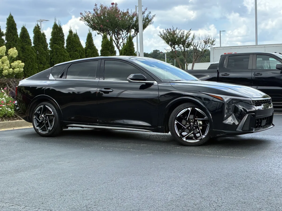 2025 Kia K4 GT-Line thumbnail 2