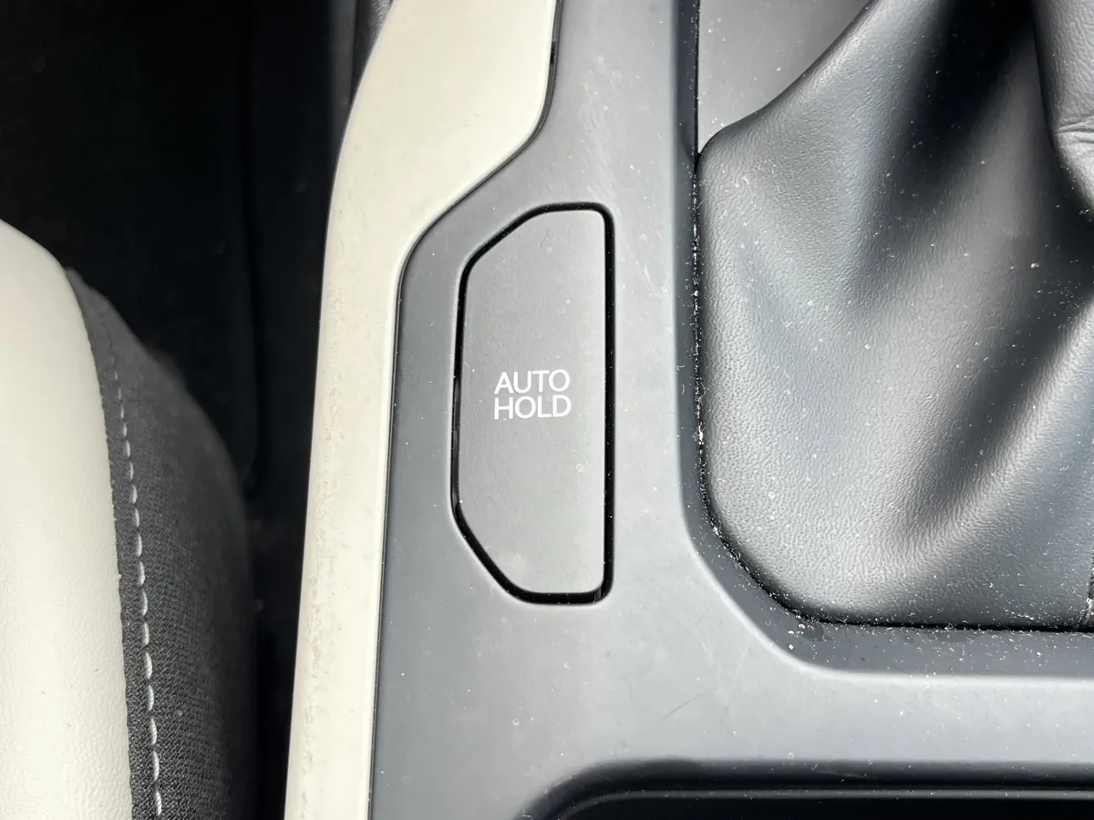 2025 Kia K4 GT-Line Turbo thumbnail 10