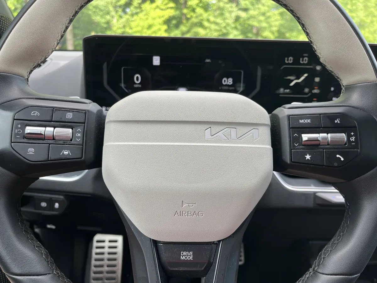 2025 Kia K4 GT-Line Turbo thumbnail 13