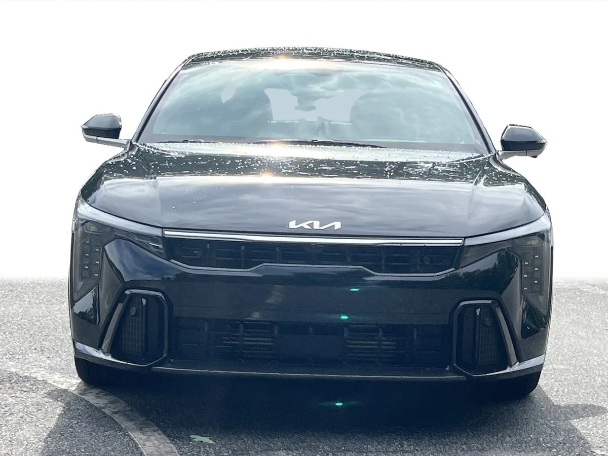2025 Kia K4 GT-Line Turbo thumbnail 33