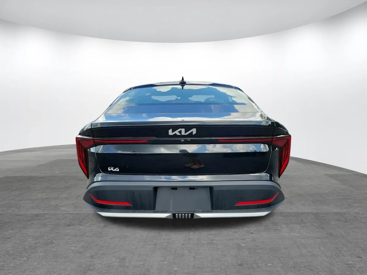 2025 Kia K4 LXS thumbnail 23