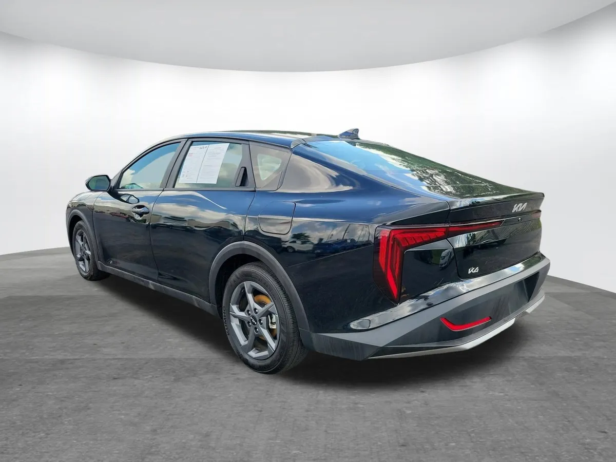 2025 Kia K4 LXS thumbnail 24