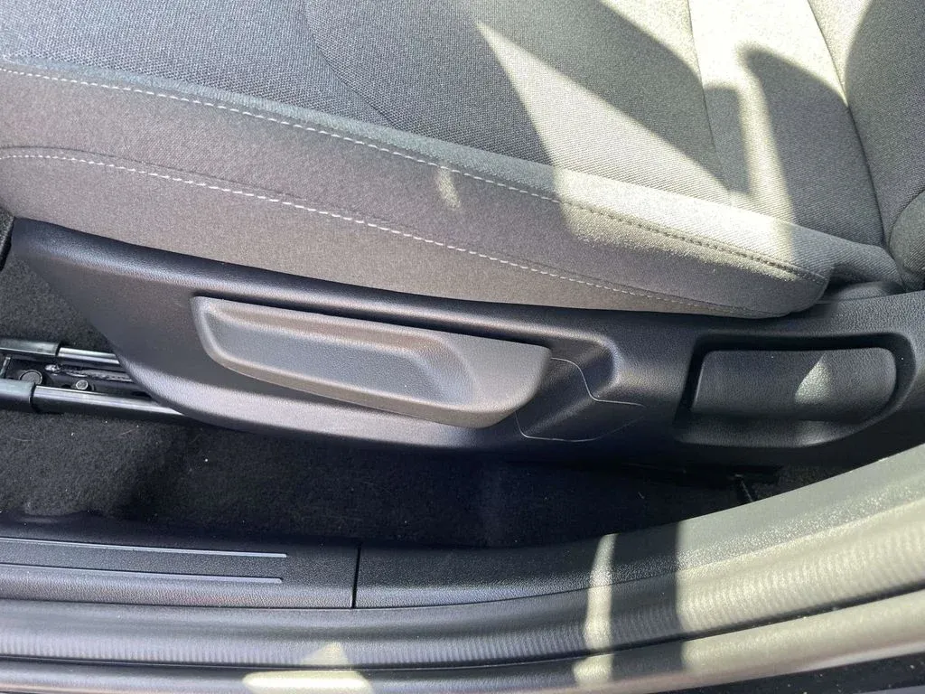 2025 Kia K4 LXS thumbnail 13