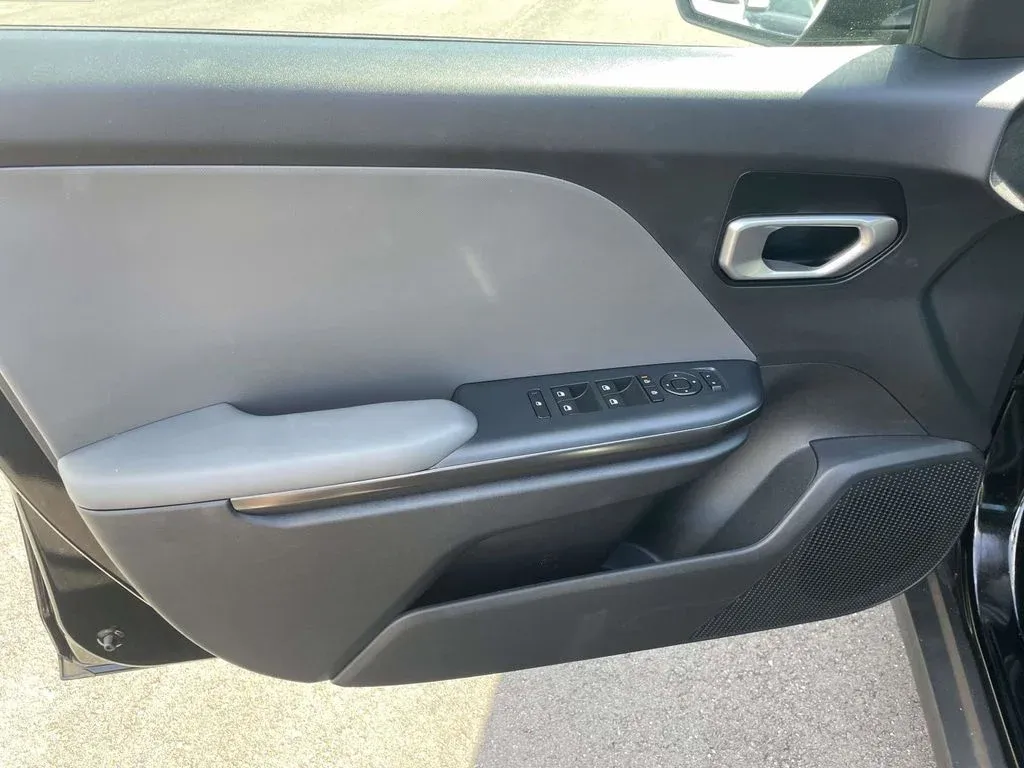 2025 Kia K4 LXS thumbnail 14