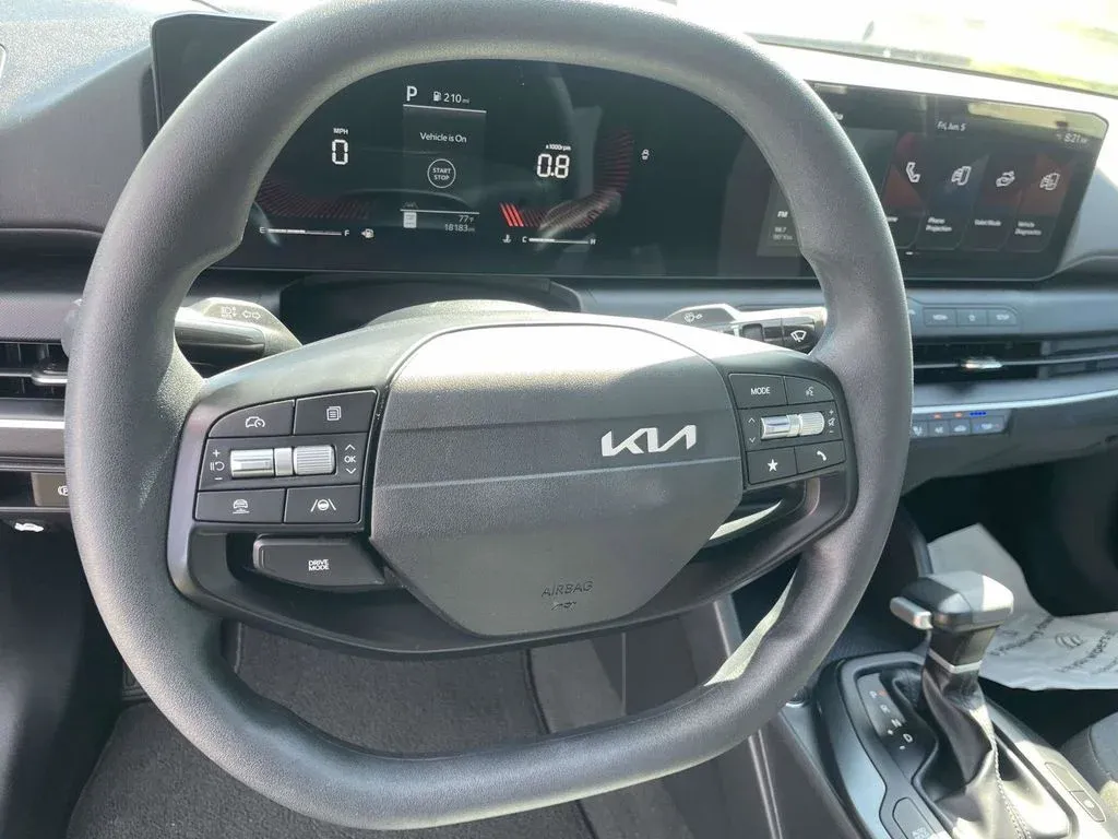 2025 Kia K4 LXS thumbnail 16