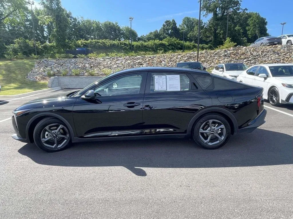 2025 Kia K4 LXS thumbnail 6