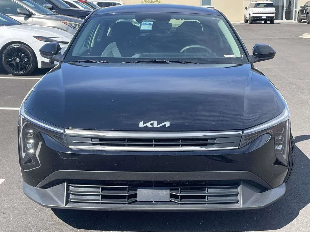 2025 Kia K4 LXS thumbnail 8
