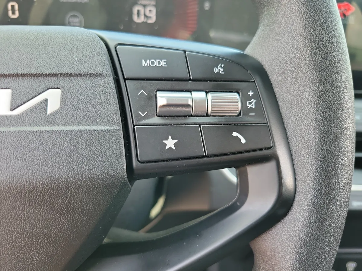 2025 Kia K4 LXS thumbnail 15