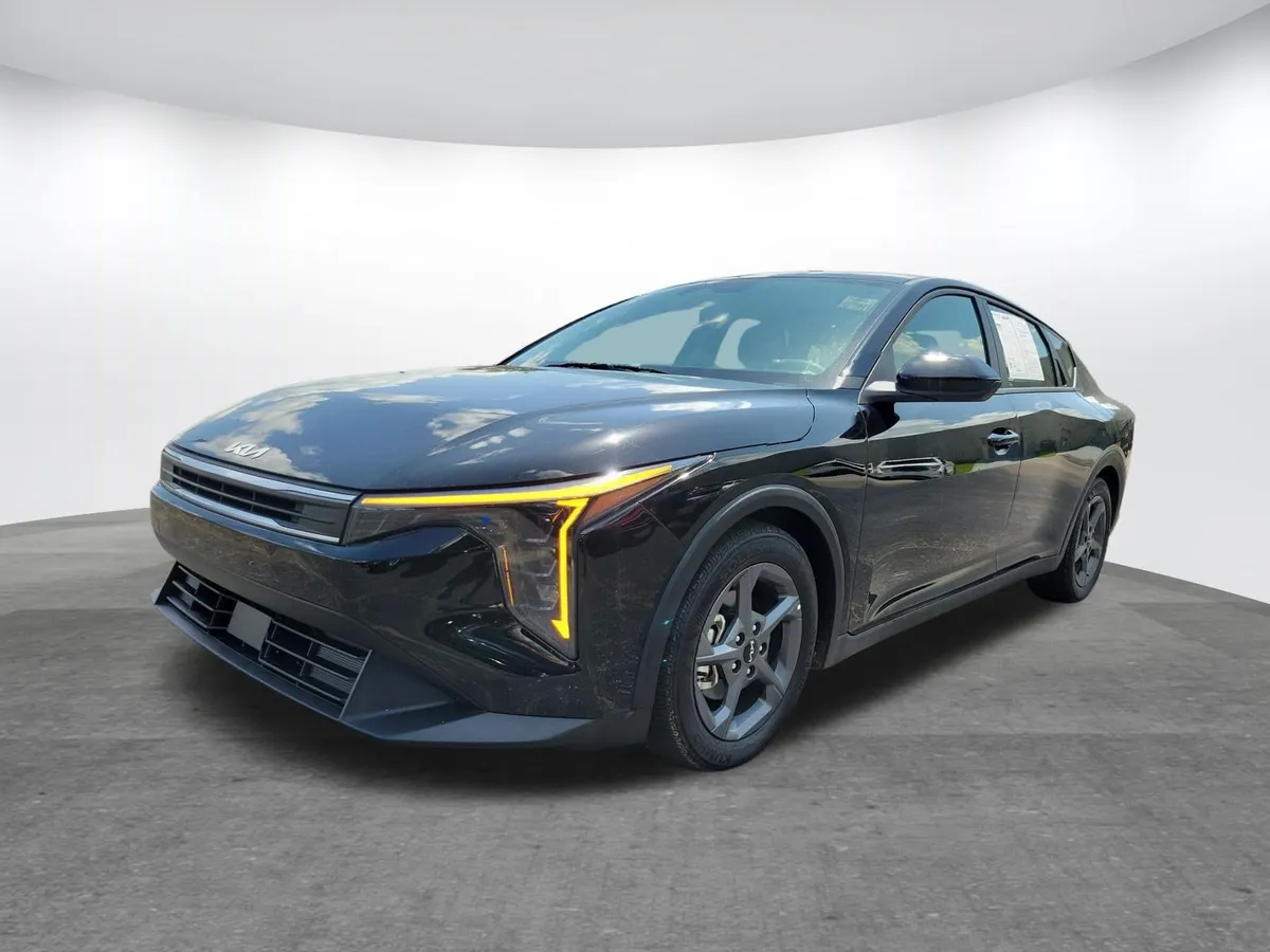 2025 Kia K4 LXS thumbnail 19