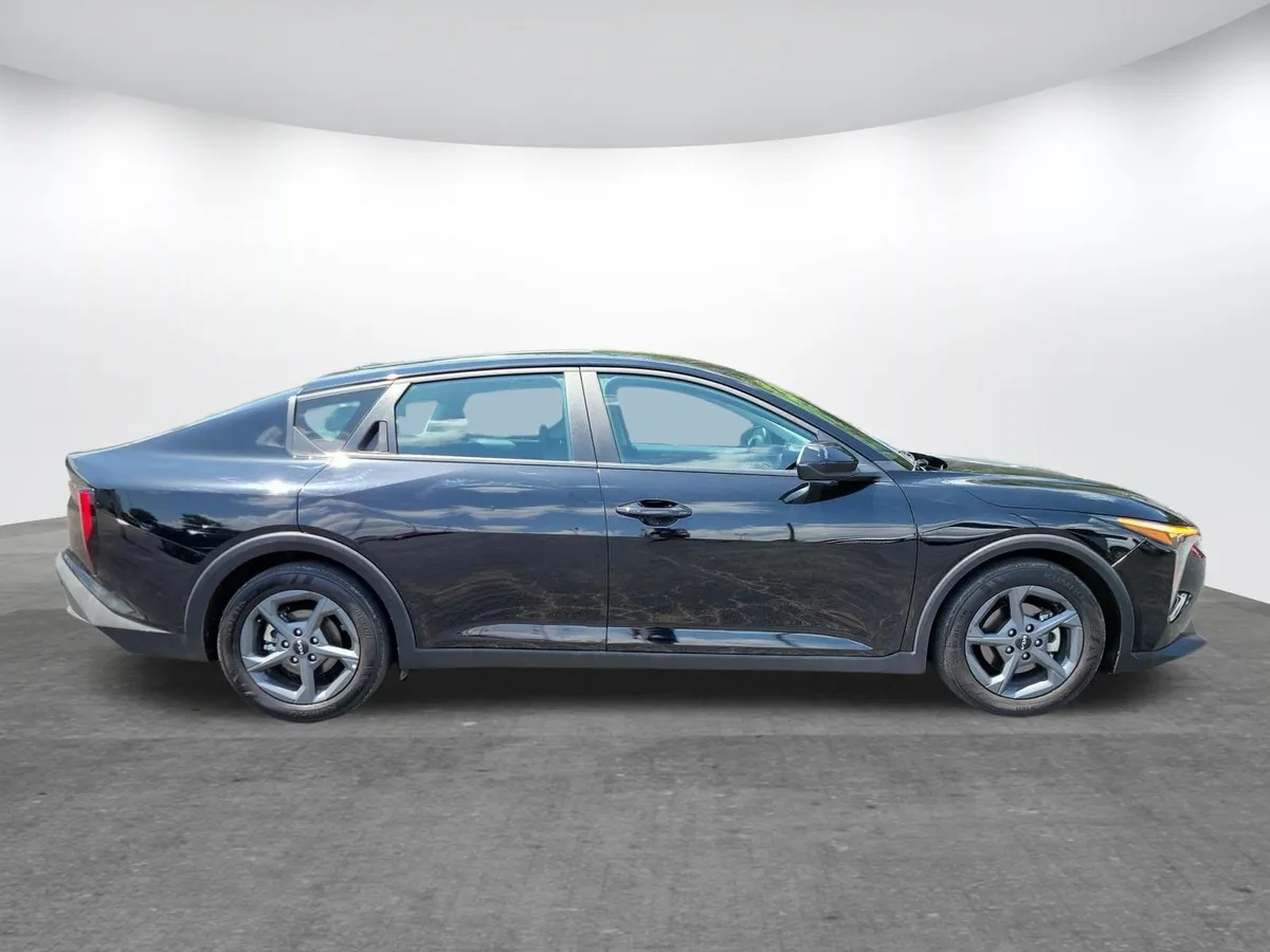 2025 Kia K4 LXS thumbnail 20