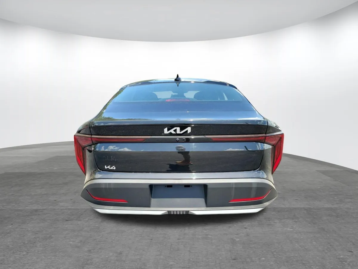2025 Kia K4 LXS thumbnail 22