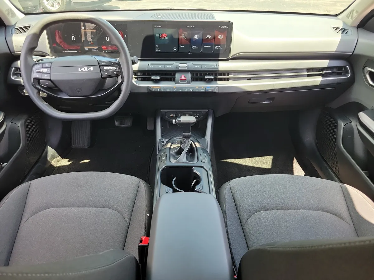 2025 Kia K4 LXS thumbnail 9