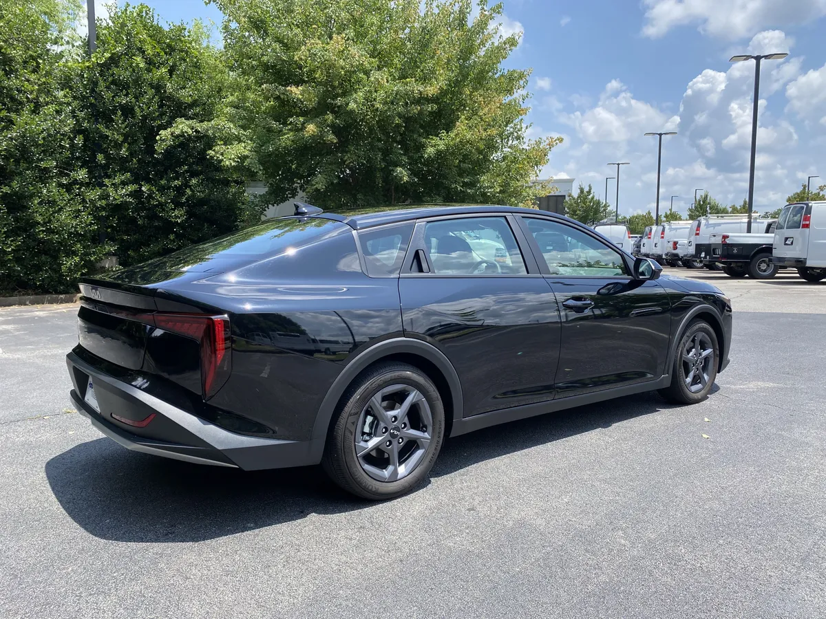 2025 Kia K4 LXS thumbnail 8