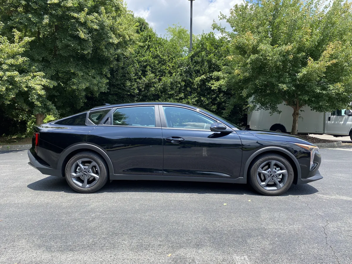 2025 Kia K4 LXS thumbnail 9