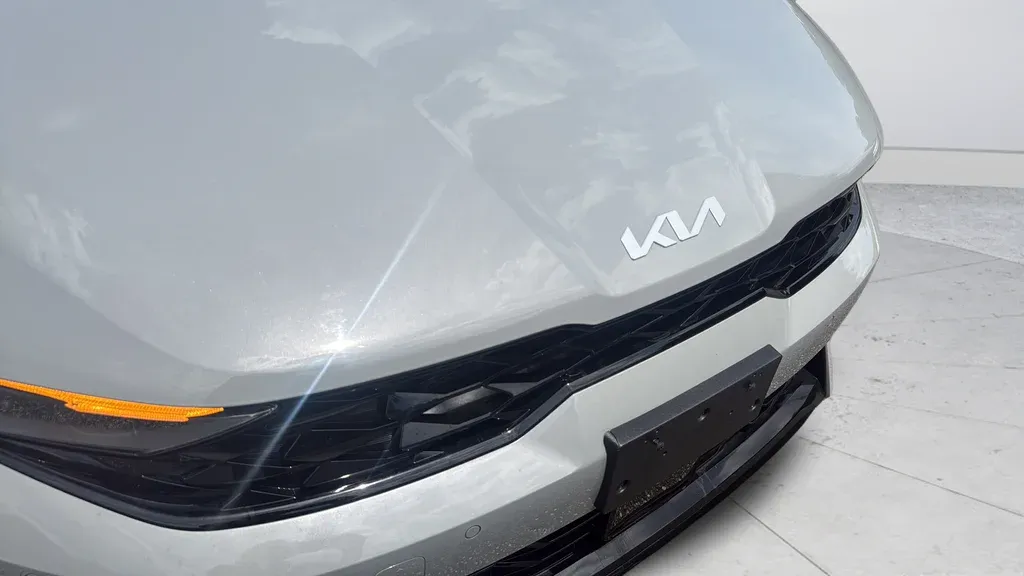2025 Kia K5 GT-Line thumbnail 23