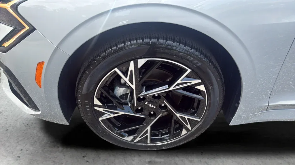 2025 Kia K5 GT-Line thumbnail 24
