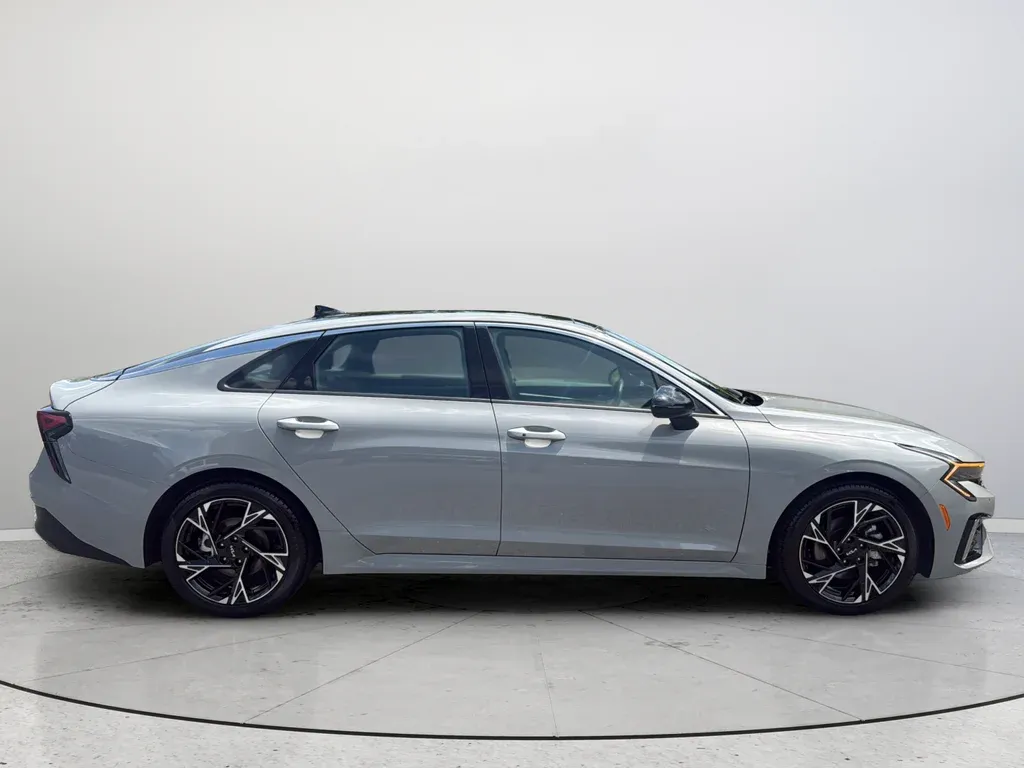 2025 Kia K5 GT-Line thumbnail 6