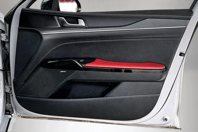2025 Kia K5 GT-Line thumbnail 26