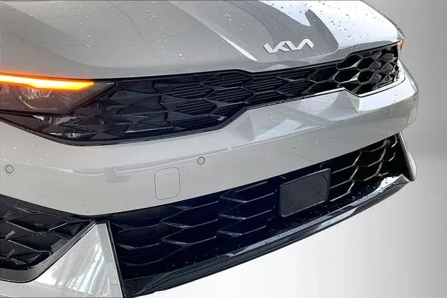 2025 Kia K5 GT-Line thumbnail 28