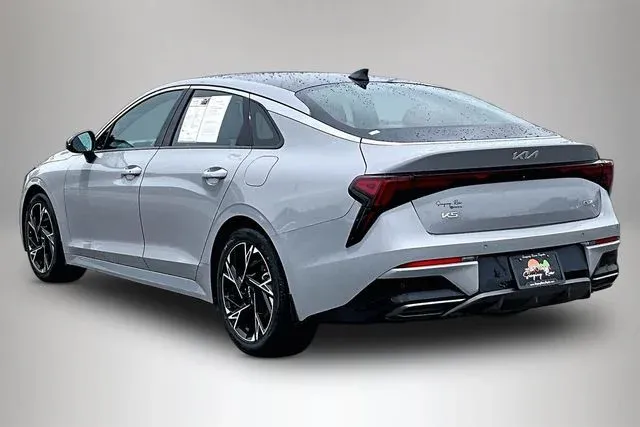 2025 Kia K5 GT-Line thumbnail 4