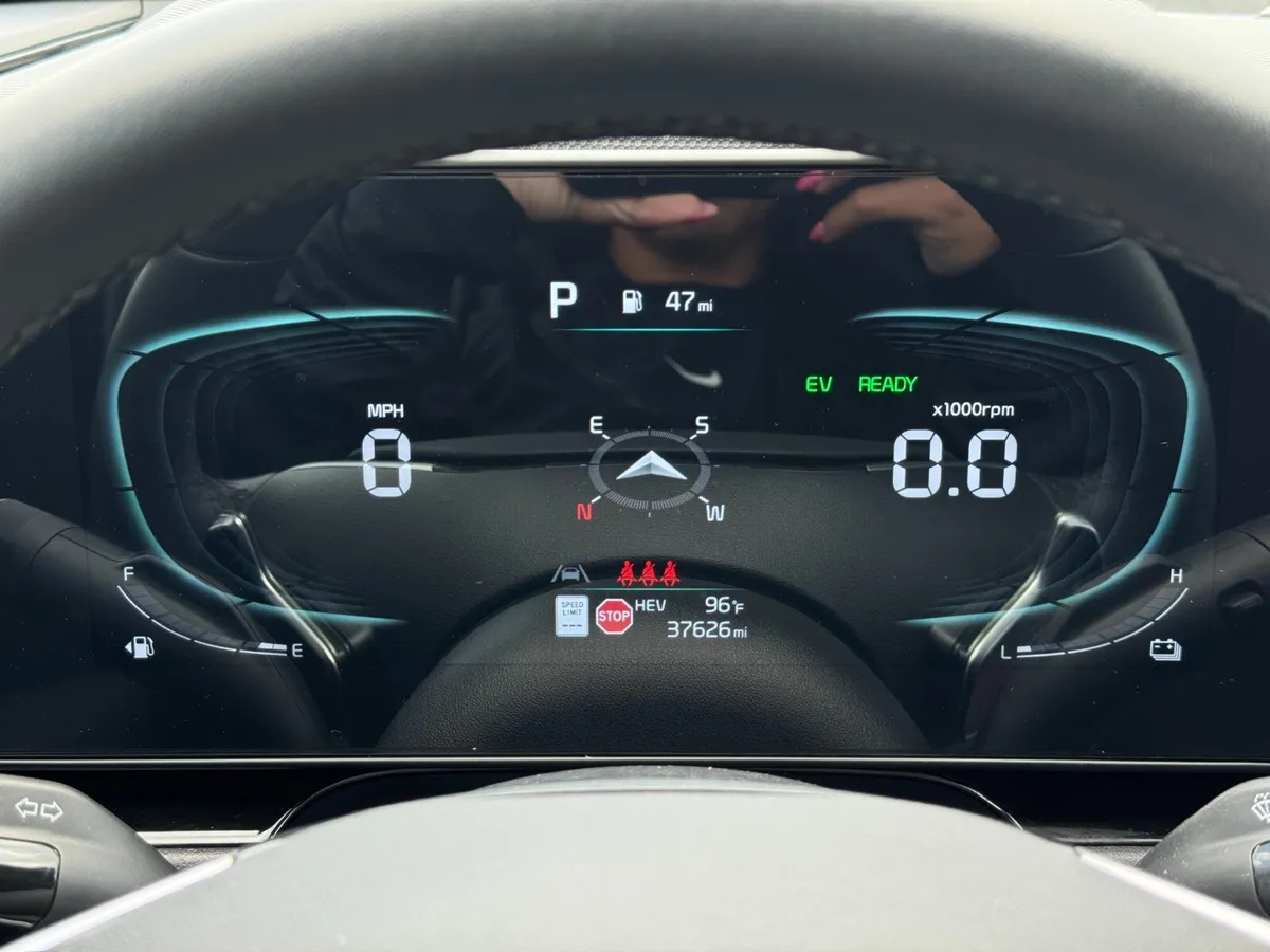 2025 Kia Niro Plug-In Hybrid EX thumbnail 17