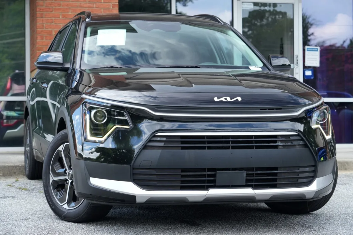 2025 Kia Niro Plug-In Hybrid EX thumbnail 2
