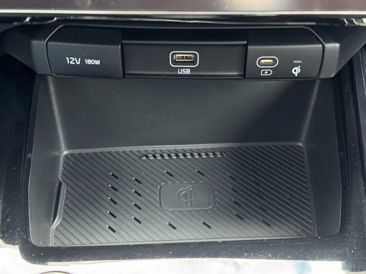 2025 Kia Niro Plug-In Hybrid EX thumbnail 26