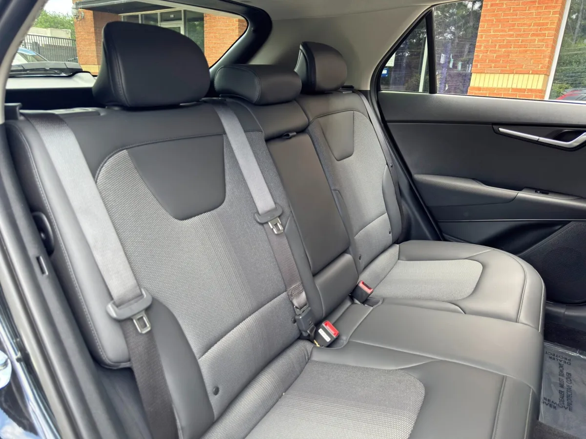 2025 Kia Niro Plug-In Hybrid EX thumbnail 33