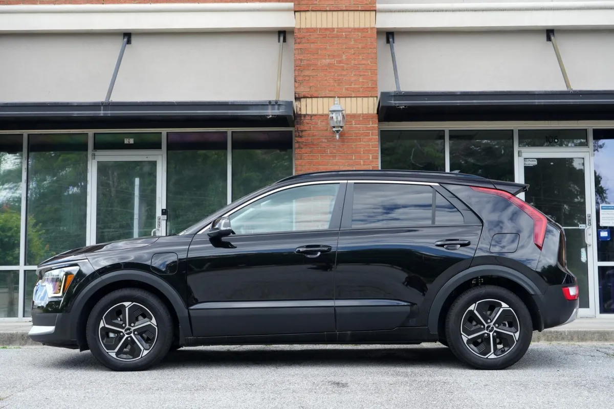 2025 Kia Niro Plug-In Hybrid EX thumbnail 8