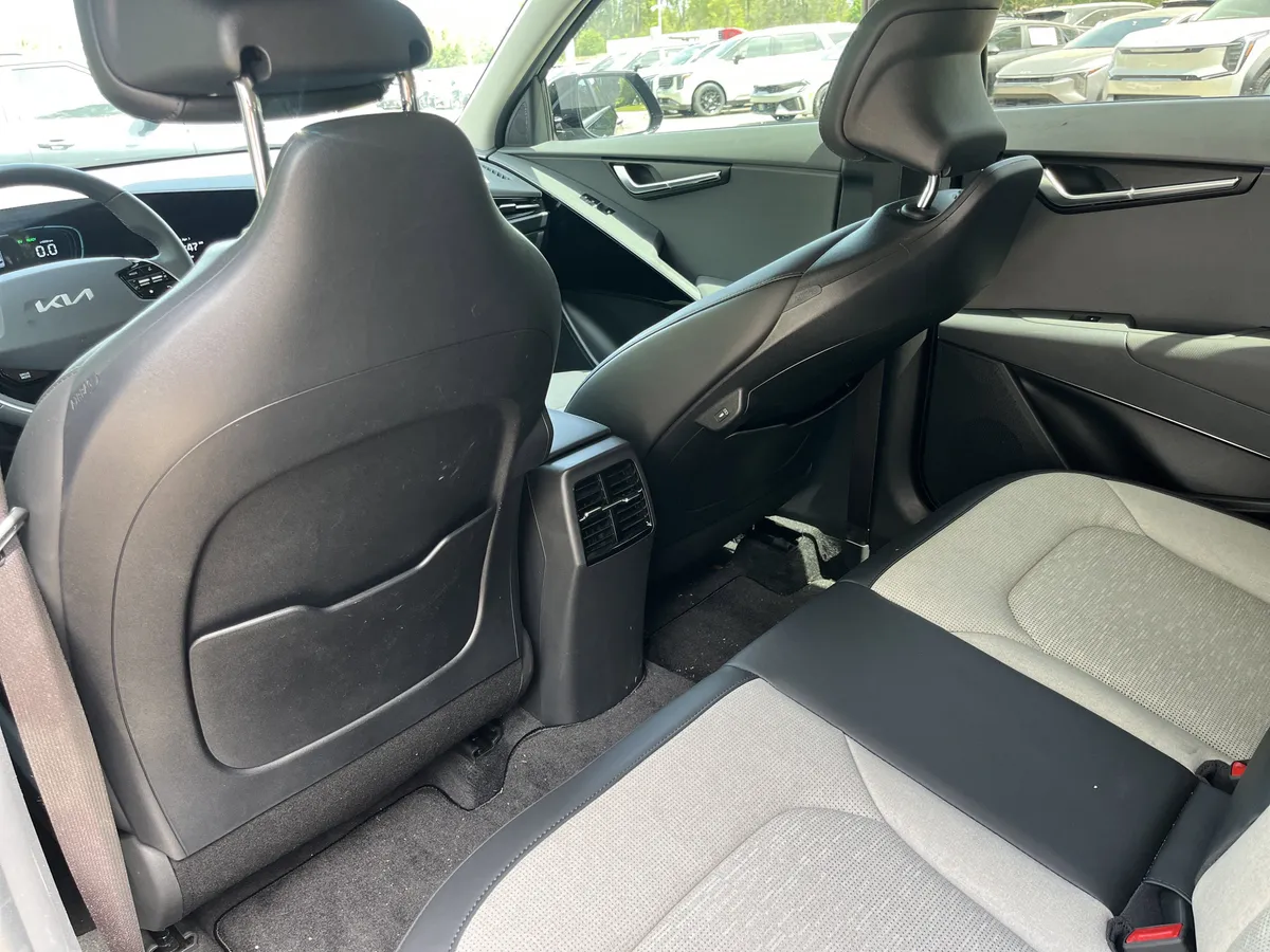 2025 Kia Niro SX thumbnail 20