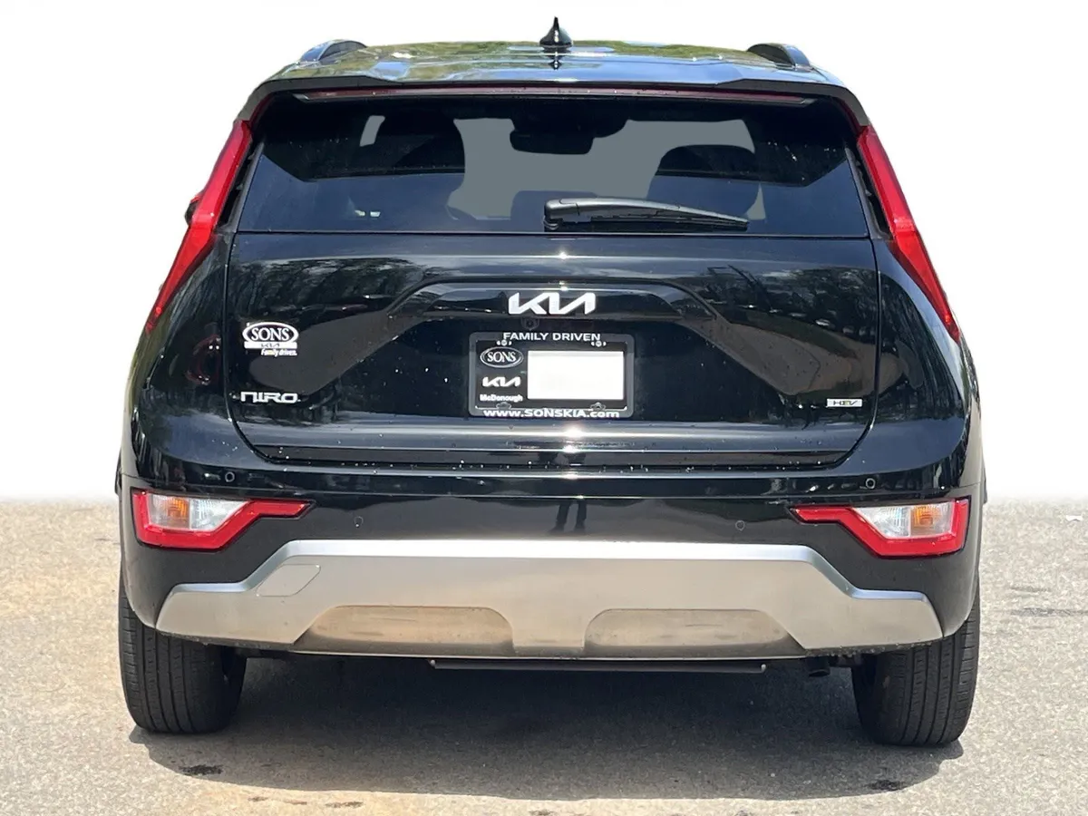 2025 Kia Niro SX thumbnail 24