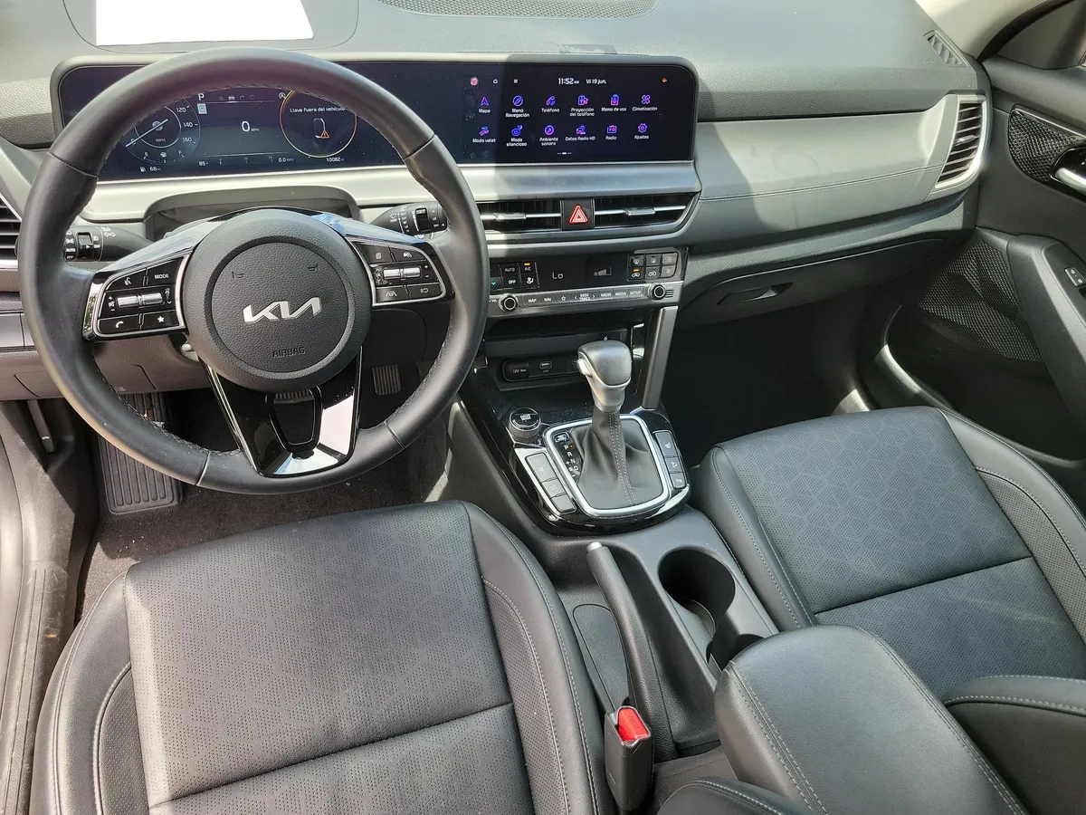 2025 Kia Seltos EX thumbnail 15