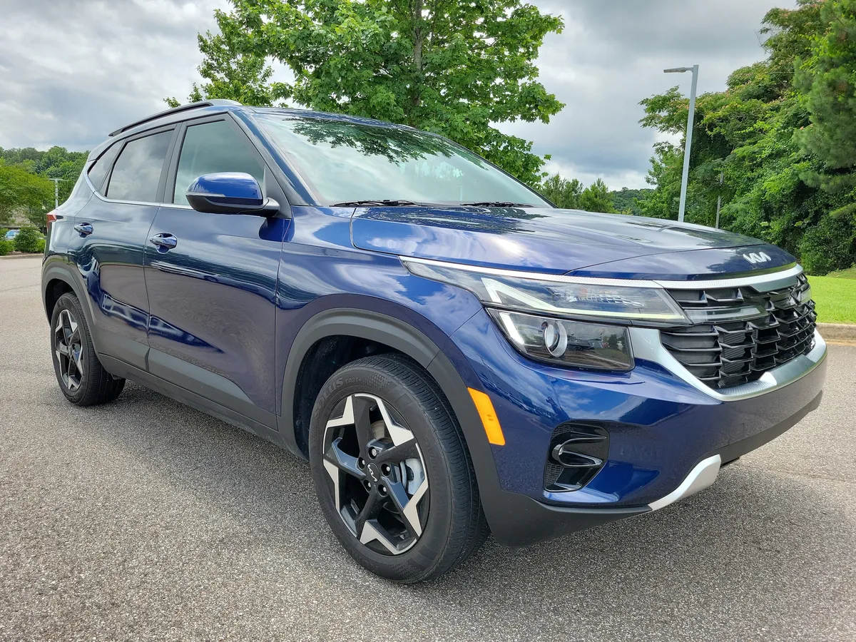 2025 Kia Seltos EX thumbnail 7