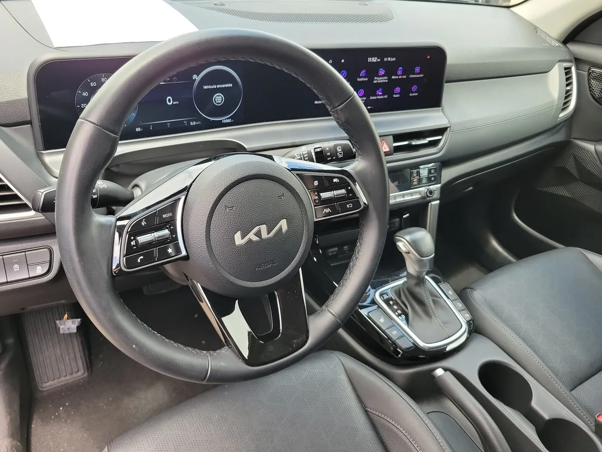 2025 Kia Seltos EX thumbnail 9