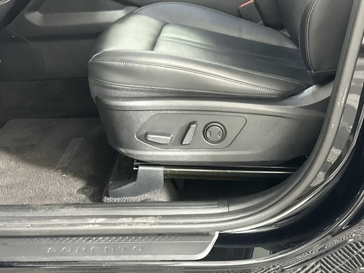 2025 Kia Sorento EX thumbnail 10
