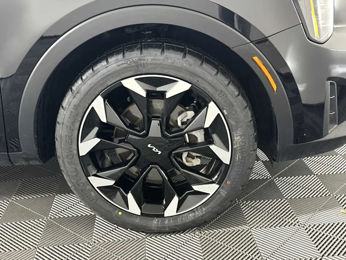 2025 Kia Sorento EX thumbnail 15