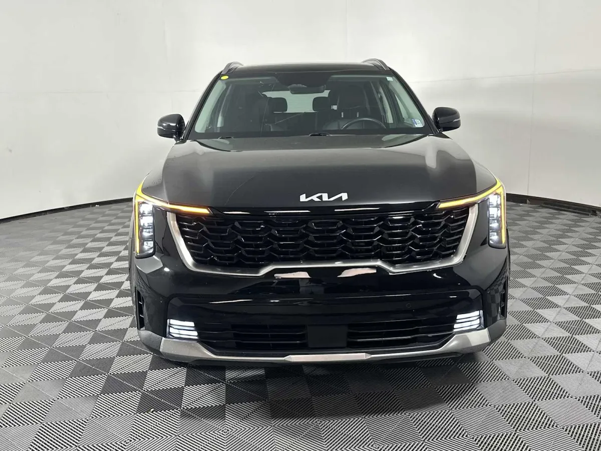 2025 Kia Sorento EX thumbnail 2