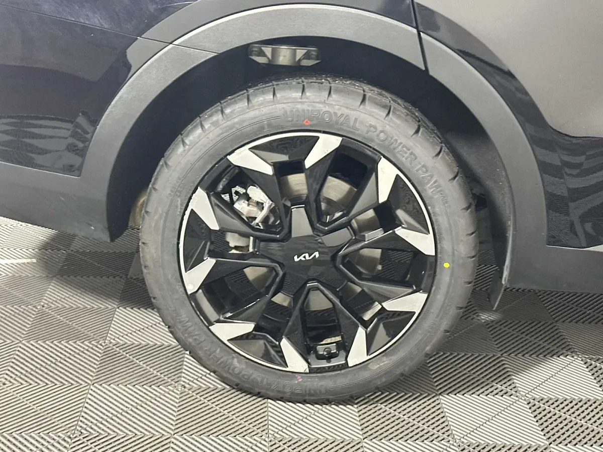 2025 Kia Sorento EX thumbnail 22