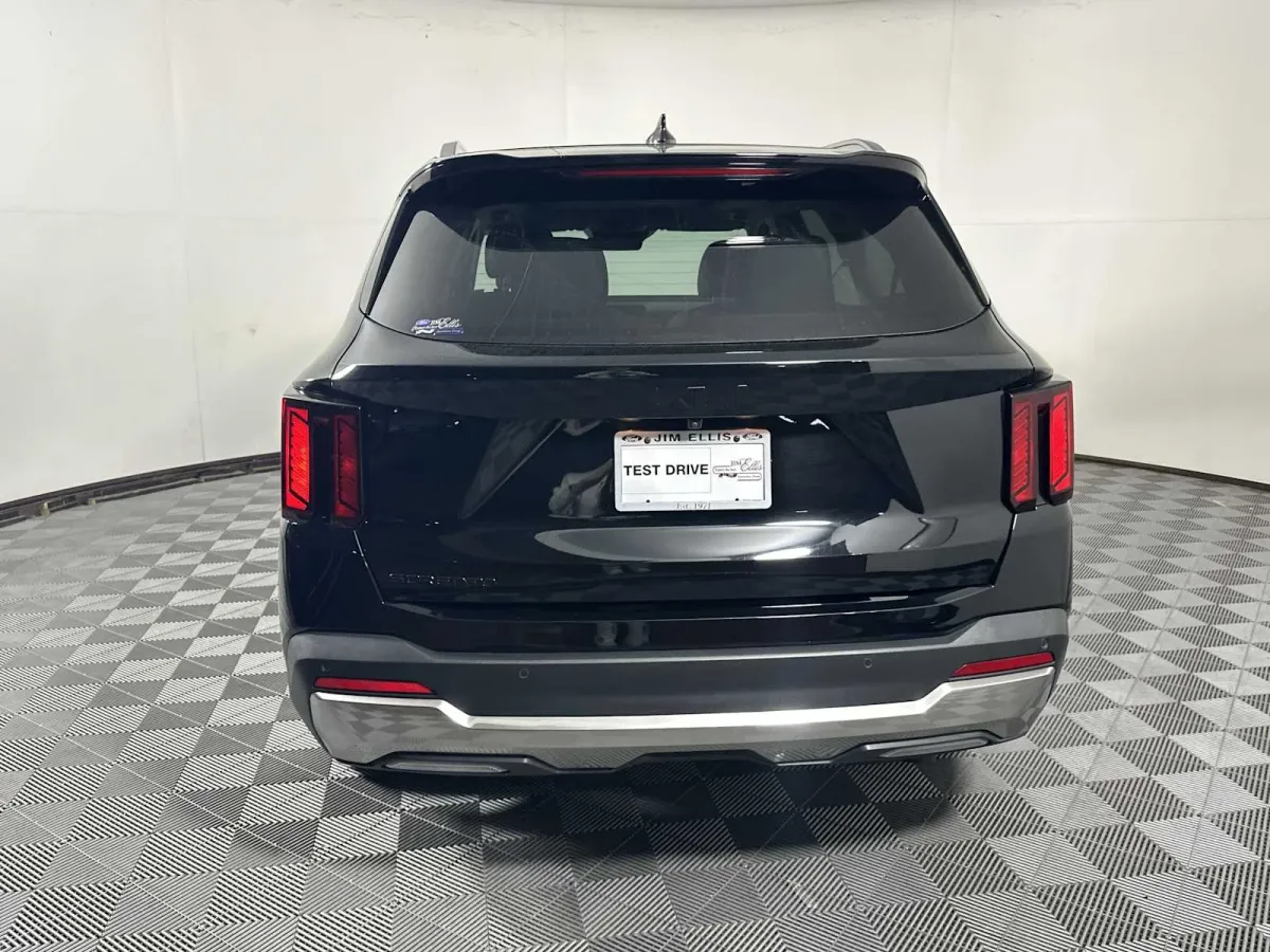 2025 Kia Sorento EX thumbnail 7