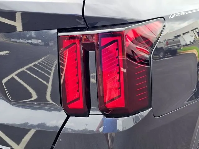 2025 Kia Sorento EX thumbnail 10