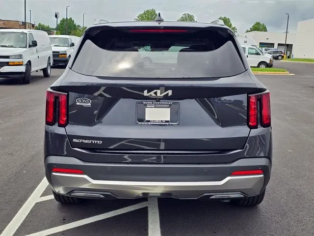 2025 Kia Sorento EX thumbnail 11